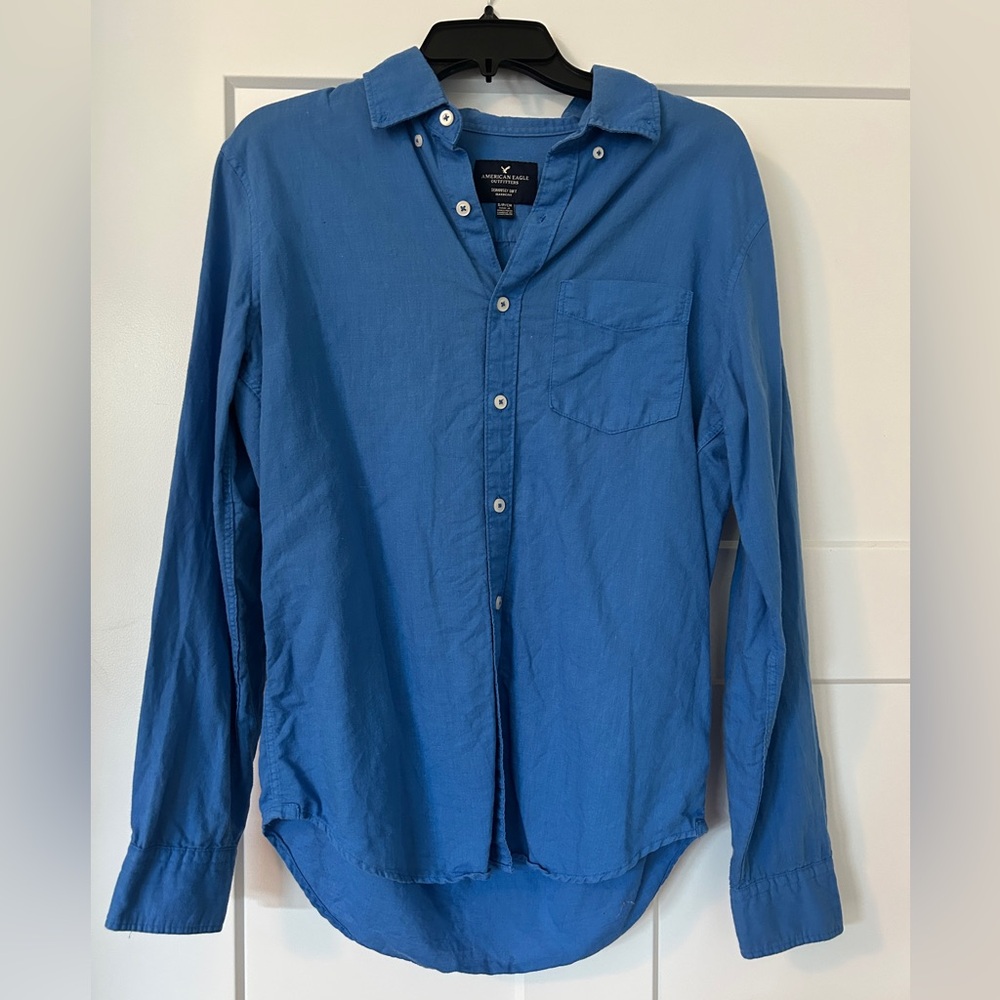 American Eagle Blue Long Sleeve Button-Up Shirt
